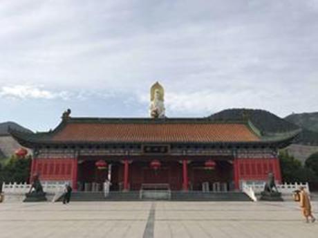 A scenic view of Luoyang Lingshansi