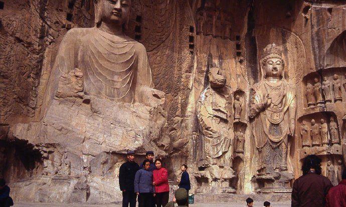 A scenic view of Luoyang Longmenshiku