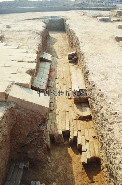 A scenic view of Luoyang Luonandonghandiling