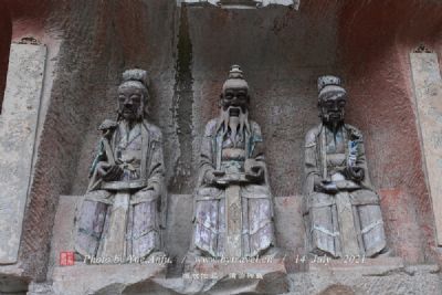 A scenic view of Luoyang Wanfoshanshiku