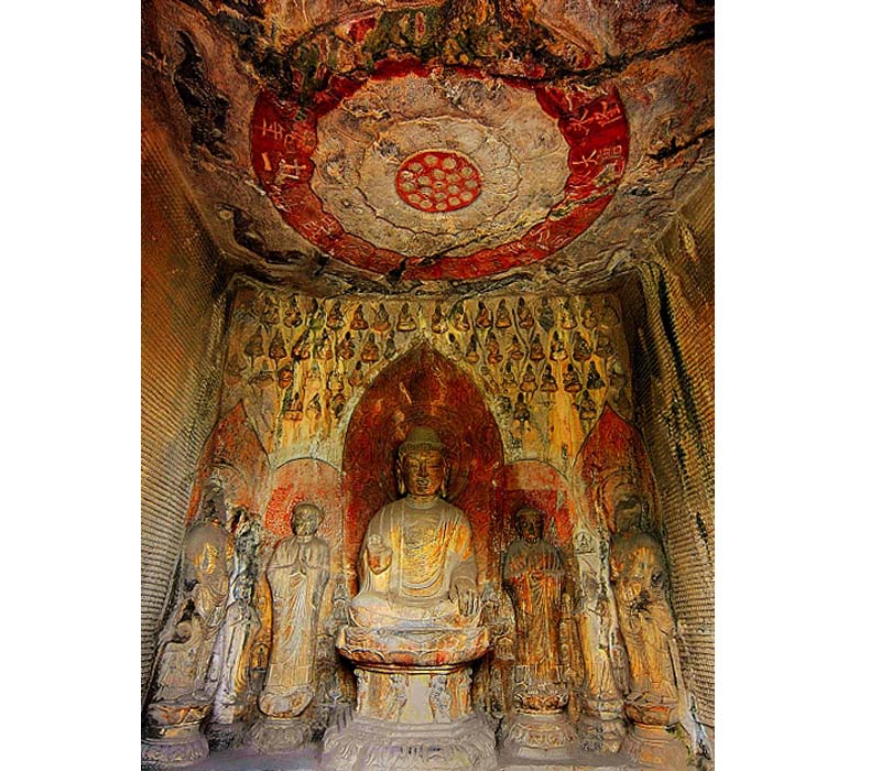 A scenic view of Luoyang Wanfoshanshiku