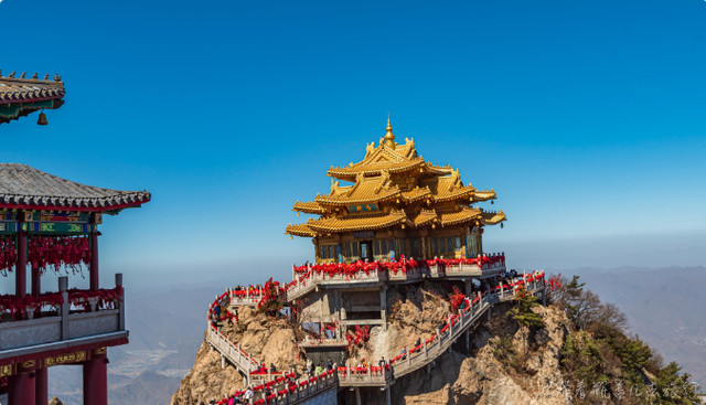 A scenic view of Luoyang Zushimiao