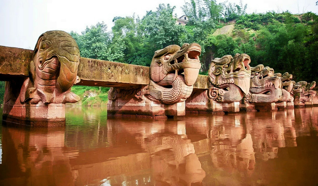 A scenic view of Luzhou Longnaoqiao