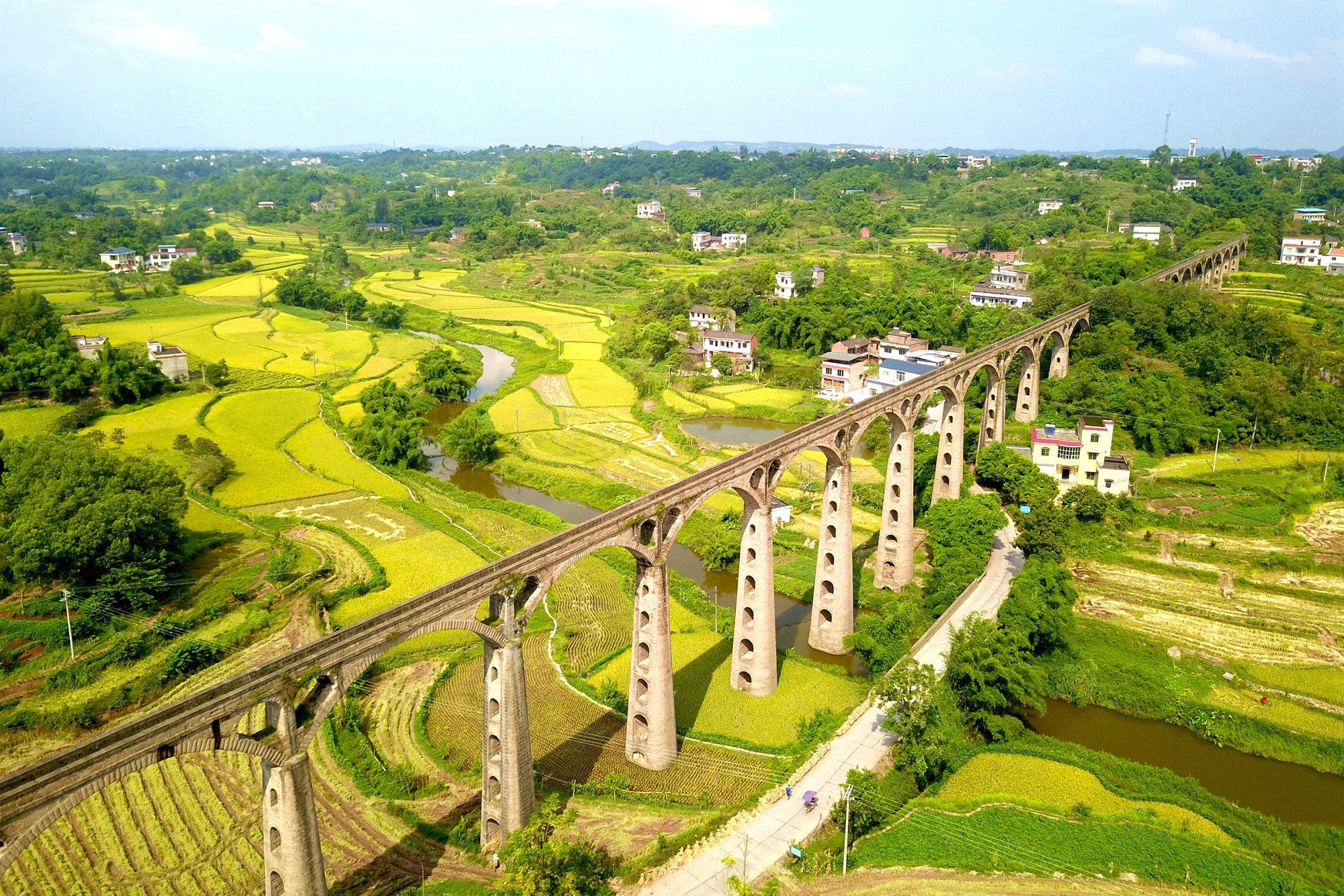 A scenic view of Luzhou Luxian Yuantongsi
