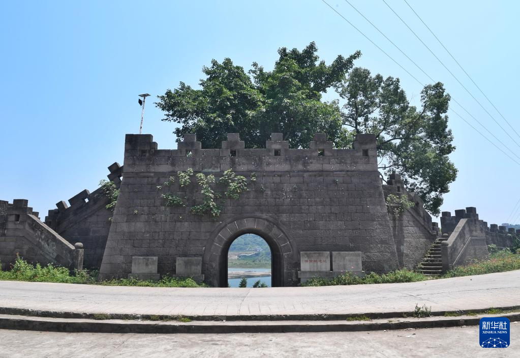 A scenic view of Luzhou Shenbicheng Yizhi