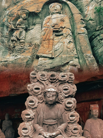 A scenic view of Luzhou Yuchanshan Moya Zaoxiang
