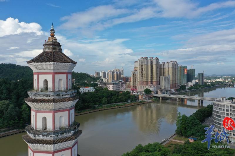 A scenic view of Maoming Gaozhou Baoguangta