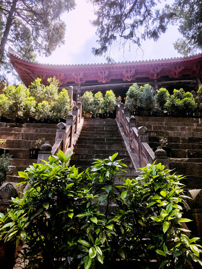 A scenic view of Mianyang Qiqushan Damiao