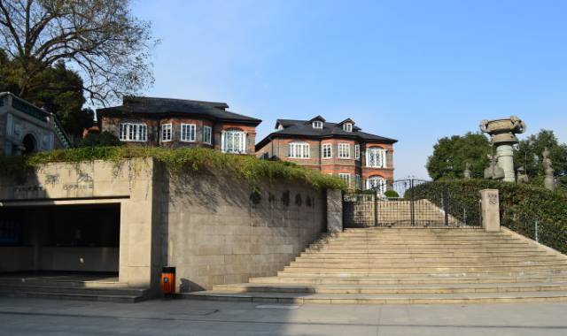 A scenic view of Nanjing Yingguo Zhu Hua Shiguan Jiuzhi