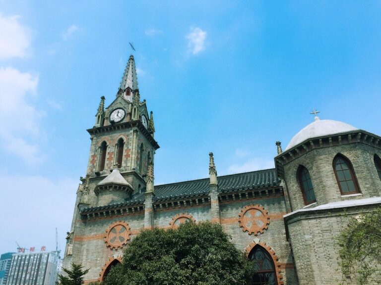 Exploring the Enchanting Atmosphere of Ningbo Jiangbei Tianzhutang