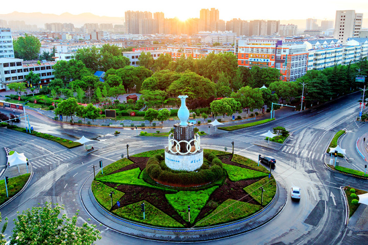 A scenic view of Pingdingshan Yanhedianyaozhi