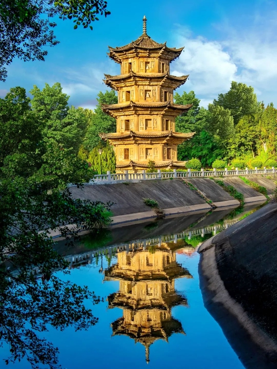 A scenic view of Putian Shijia Wenfo Ta