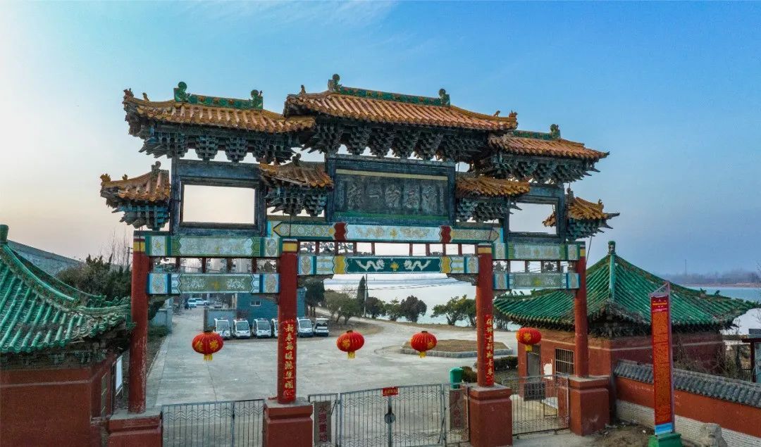 A scenic view of Puyang Weiguogucheng