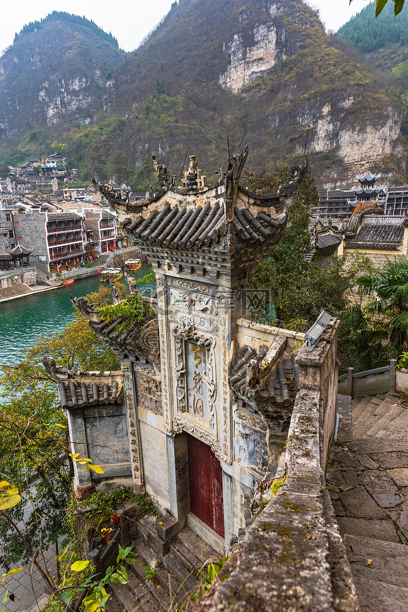A scenic view of Qiandongnan Qinglongdong