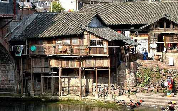 A scenic view of Qiandongnan Shudong Duzhu Gulou