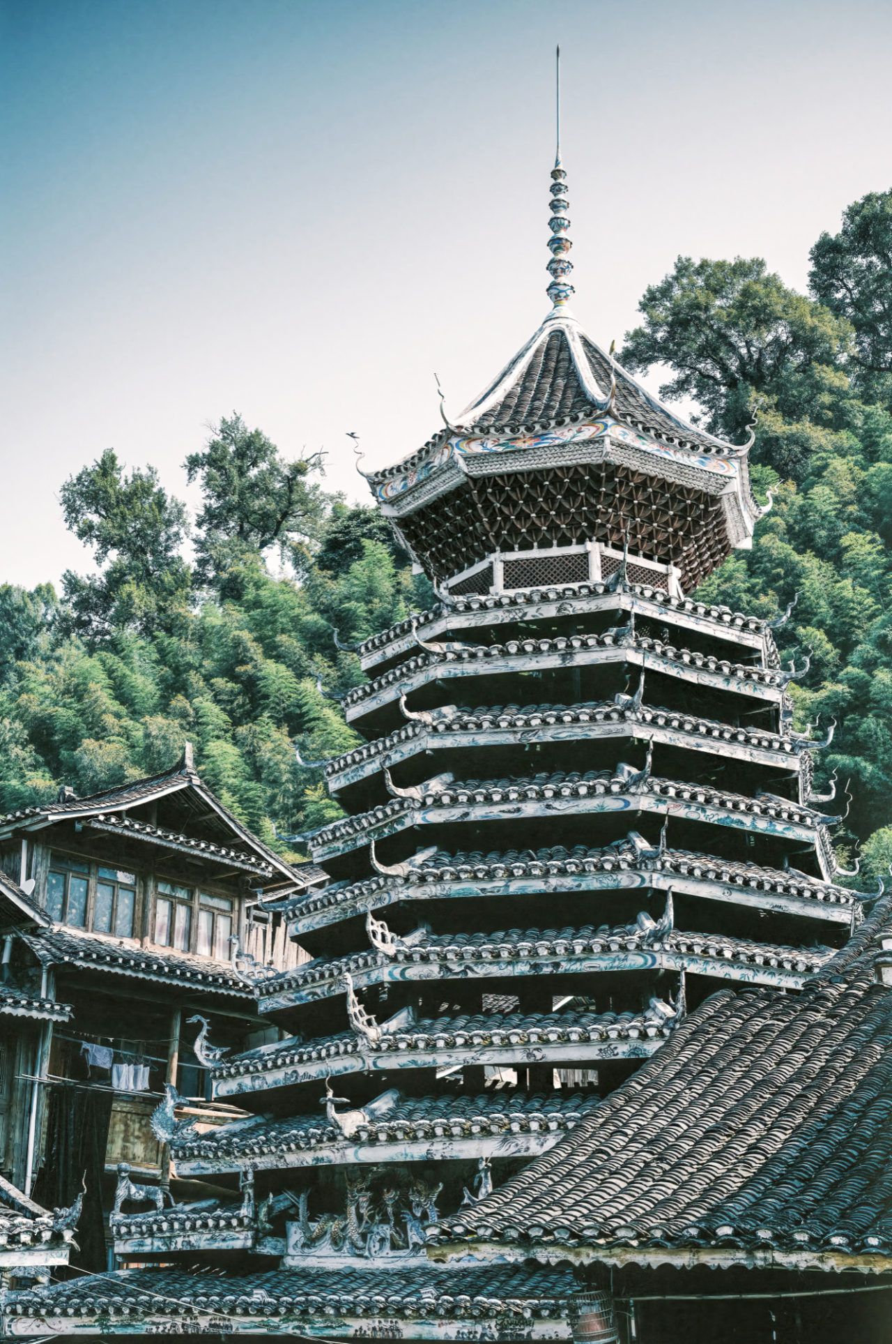 A scenic view of Qiandongnan Shudong Duzhu Gulou