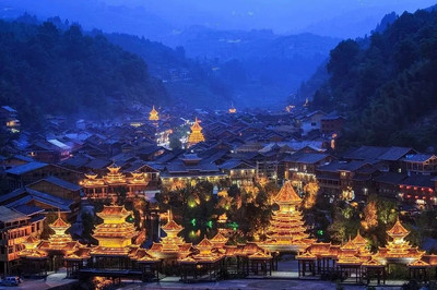 A scenic view of Qiandongnan Zhenyuan Tianhougong