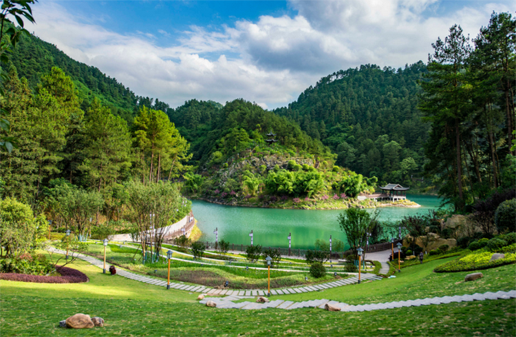 A scenic view of Qiannan Shuizu Muqun