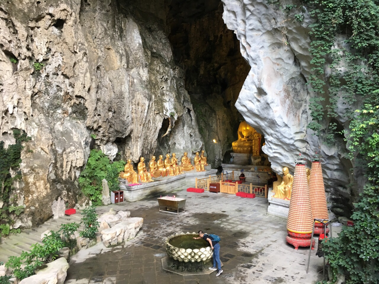 A Journey Through Qianxinan Jiaole Muqun: Unforgettable Experiences in Guizhou’s Scenic Wonderland
