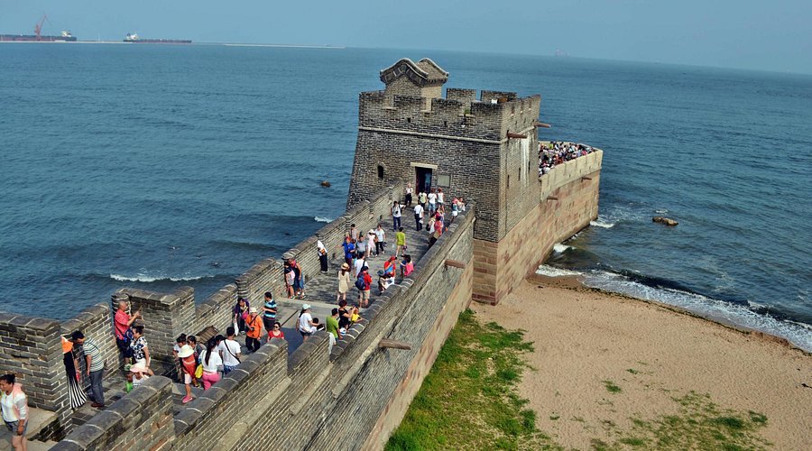 A scenic view of Qinhuangdao Great Wall Shanhaiguan