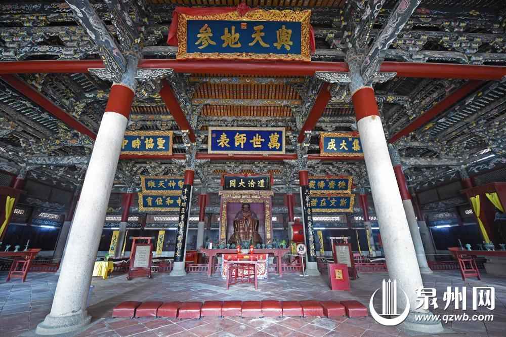A scenic view of Quanzhou Anlixun Tushulou