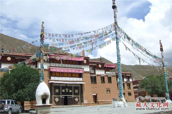 A scenic view of Rikaze Naining Qude Si