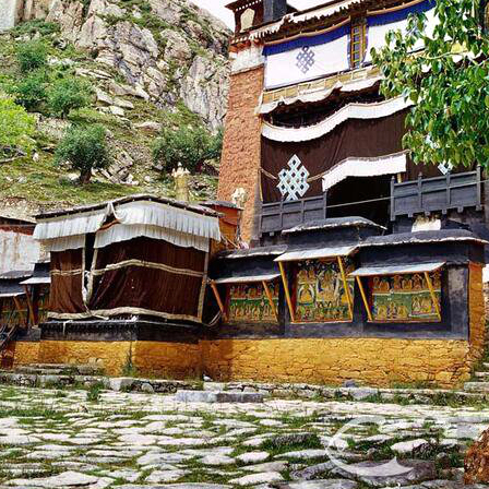 Experience Tranquility at Rikaze Pingcuolin Si: Your Ultimate Shigatse Travel Guide