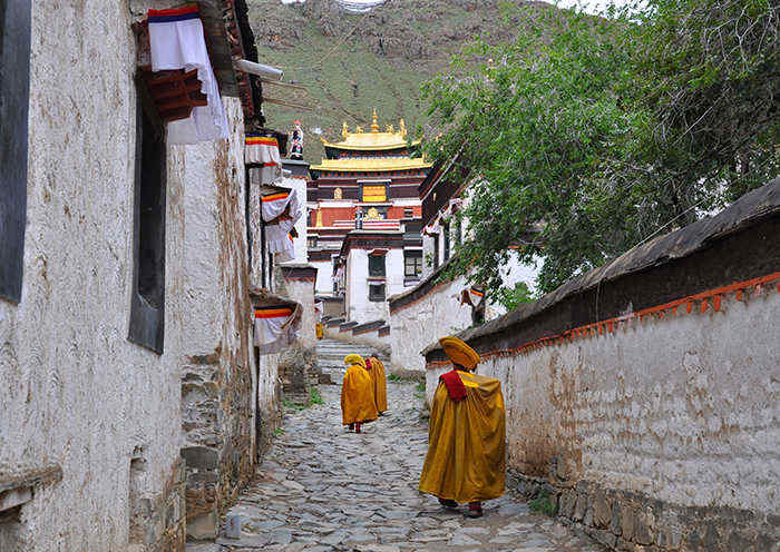 A scenic view of Rikaze Yadong Haiguan Yizhi