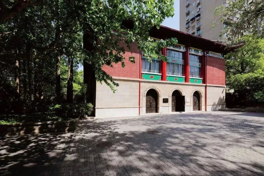 A scenic view of Shanghai Changning Sheng Yuehan Daxue Jindai Jianzhu