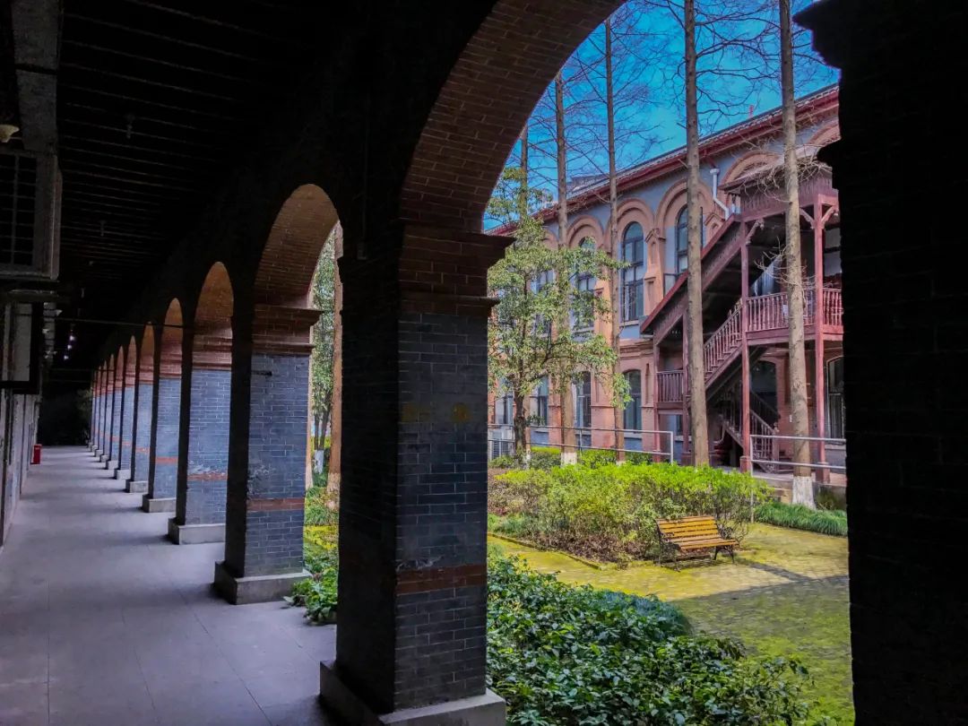 A scenic view of Shanghai Putuo Sheng Yuehan Daxue Jindai Jianzhu