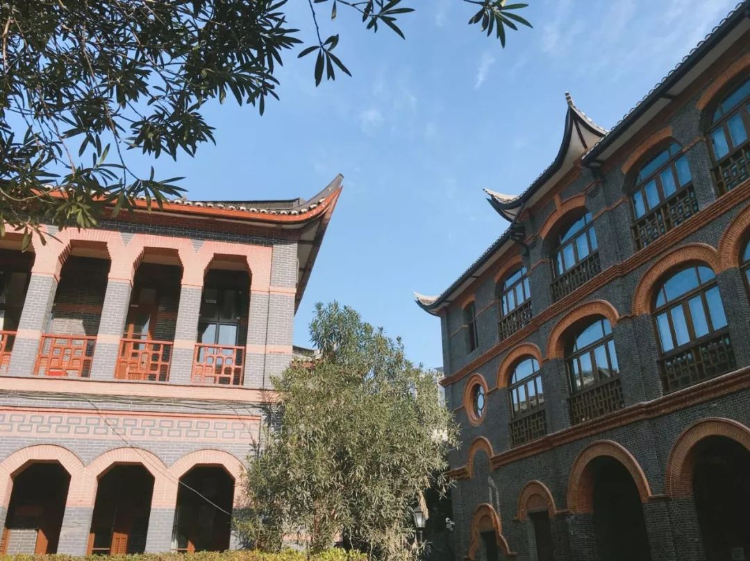 A scenic view of Shanghai Putuo Sheng Yuehan Daxue Jindai Jianzhu
