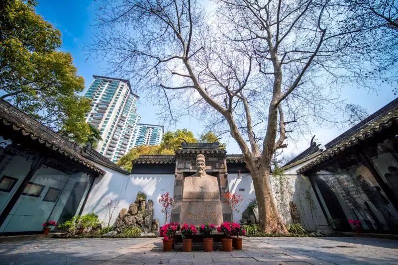 A scenic view of Shanghai Xuhui Xuguangqi Mu