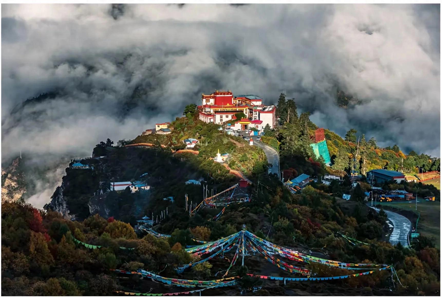 A scenic view of Shannan Zhatang Si