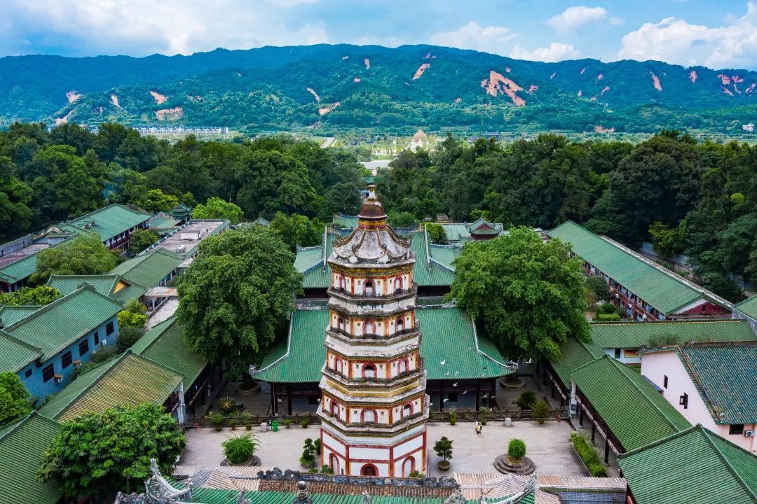 A scenic view of Shaoguan Sanyingta