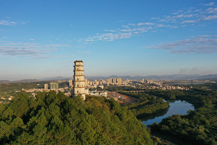A scenic view of Shaoguan Sanyingta