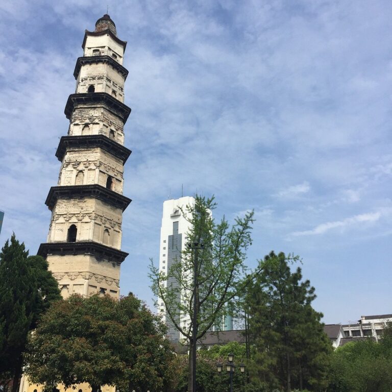 Shaoxing Dashansi Ta: Experience the Harmony of Nature and Tradition in Zhejiang