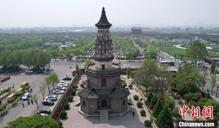 A scenic view of Shijiazhuang Guanghui Temple Flower Pagoda