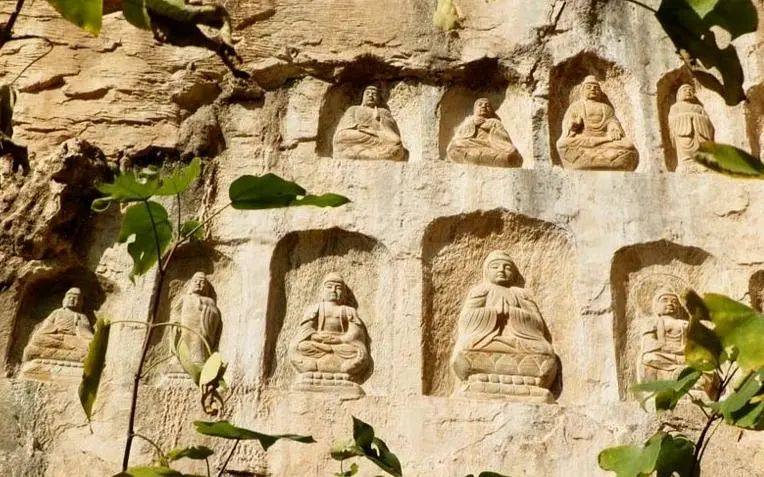 A scenic view of Shijiazhuang Yuqiashan Cliff Carvings