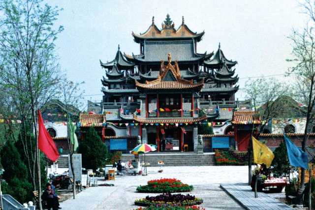 A scenic view of Shizuishan Pingluo Yuhuangge