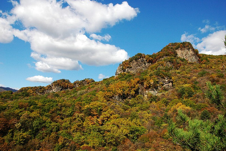 A scenic view of Siping Erlonghu Gucheng Yizhi