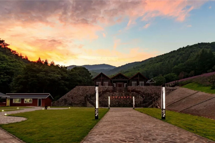A scenic view of Siping Erlonghu Gucheng Yizhi