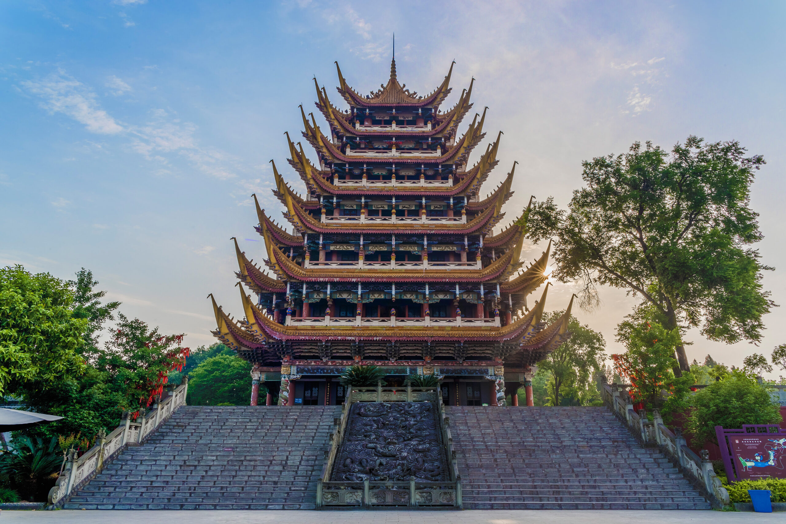 A scenic view of Suining Pengxi Jinxian Si Dadian