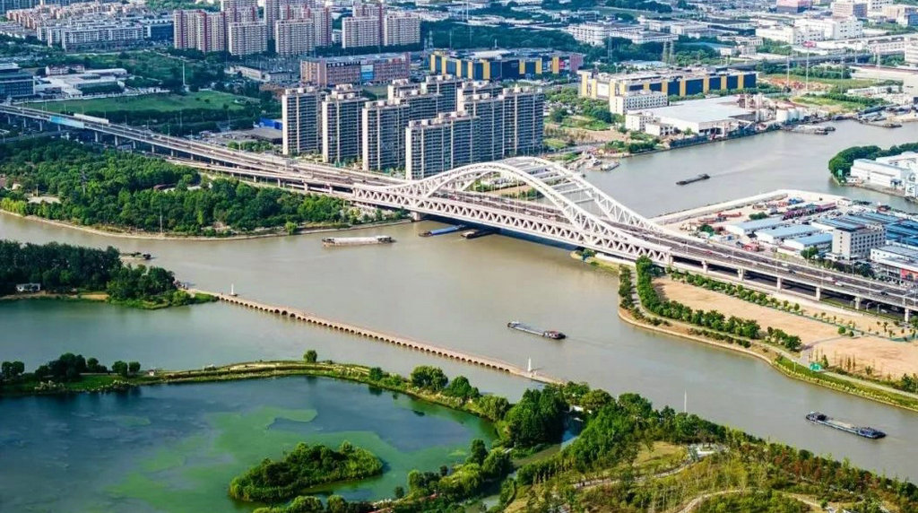 A scenic view of Suzhou Baodai Qiao