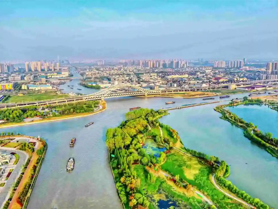 A scenic view of Suzhou Baodai Qiao