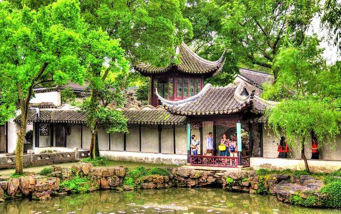 A scenic view of Suzhou Jingyetang