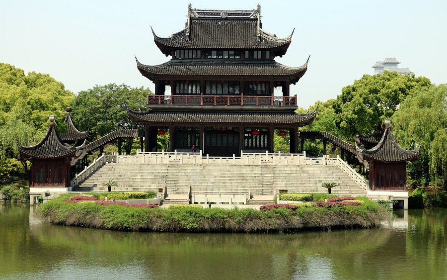 A scenic view of Suzhou Ruiguangta