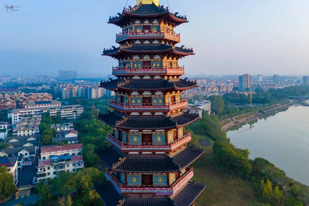 A scenic view of Suzhou Wanfo Shita