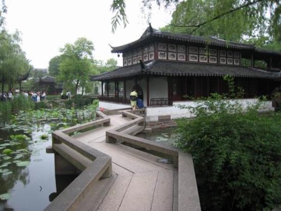 A scenic view of Suzhou Zhuozhengyuan
