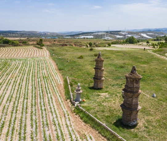 A scenic view of Taiyuan Tiemu Er Pagoda