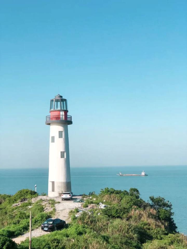 A scenic view of Taizhou Nanfengta He Fuyinshanta